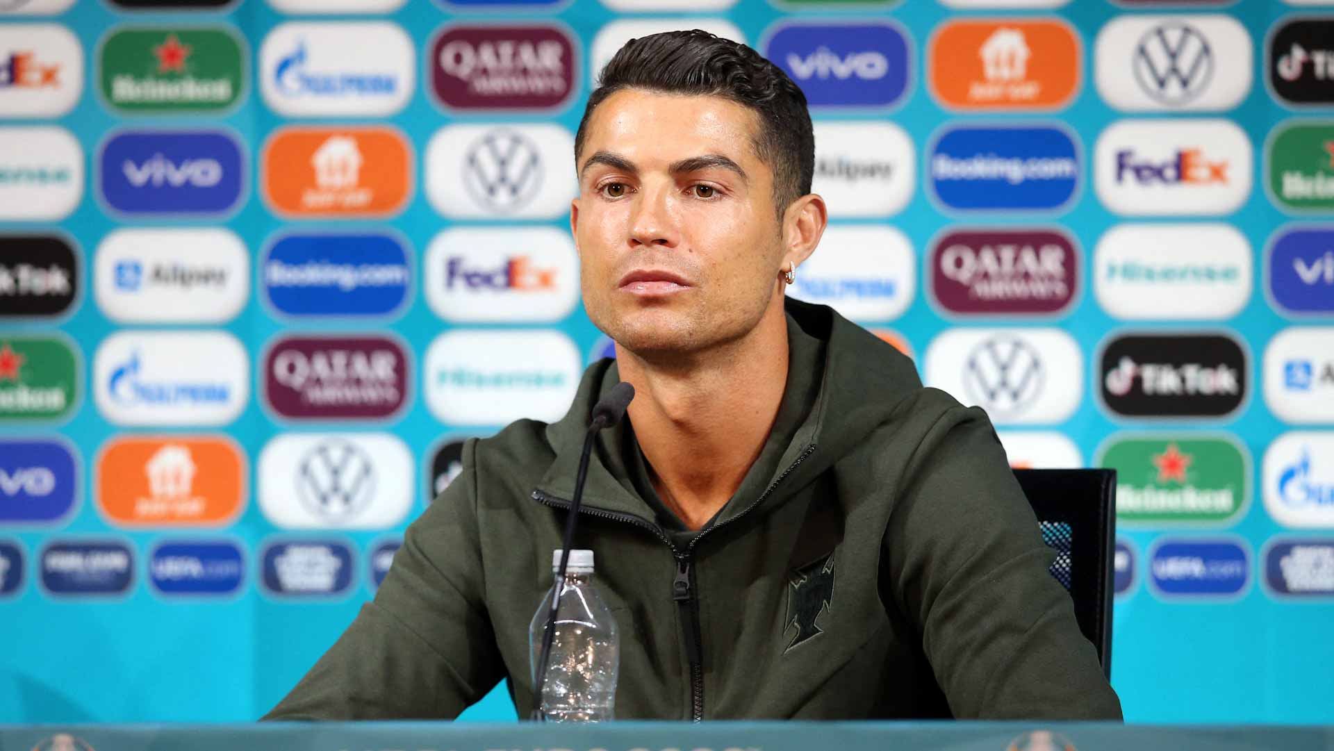 صورة بعنوان: رونالدو: أفضل الفوز بلقب اليورو على كسر الأرقام القياسية 