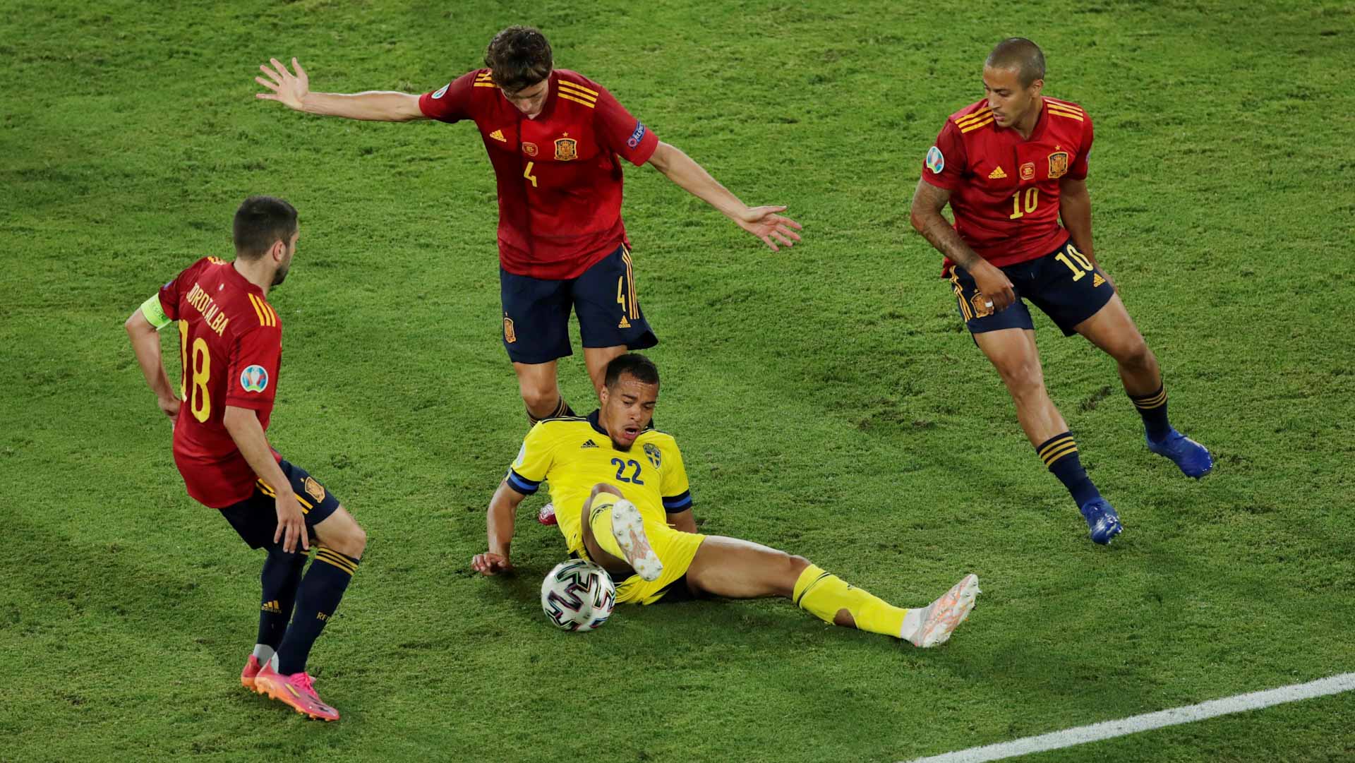 Image for the title: Spain stifled as Swedes grind out grim 0-0 draw 