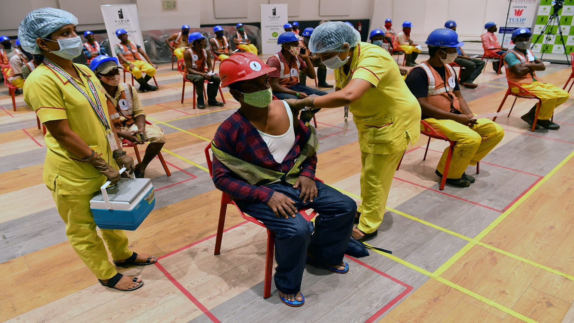 Image for the title: India suffers 62,224 new COVID-19 cases, 2,542 fatalities 