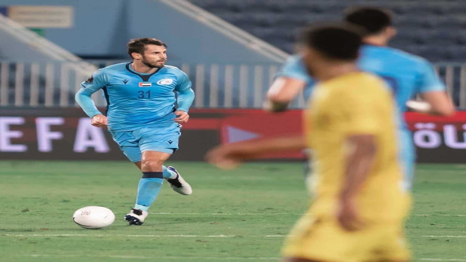 صورة بعنوان: بني ياس يجدد عقد مدافعه الصربي شاشا أفيكوفيتش 