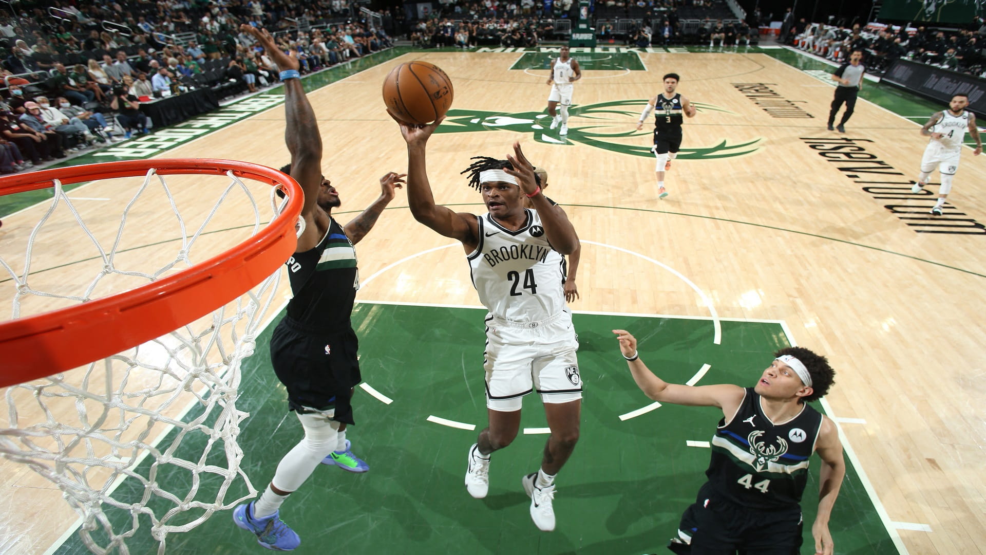 صورة بعنوان: ميلووكي يجبر بروكلين نتس على مباراة فاصلة في السلة الأميركية  