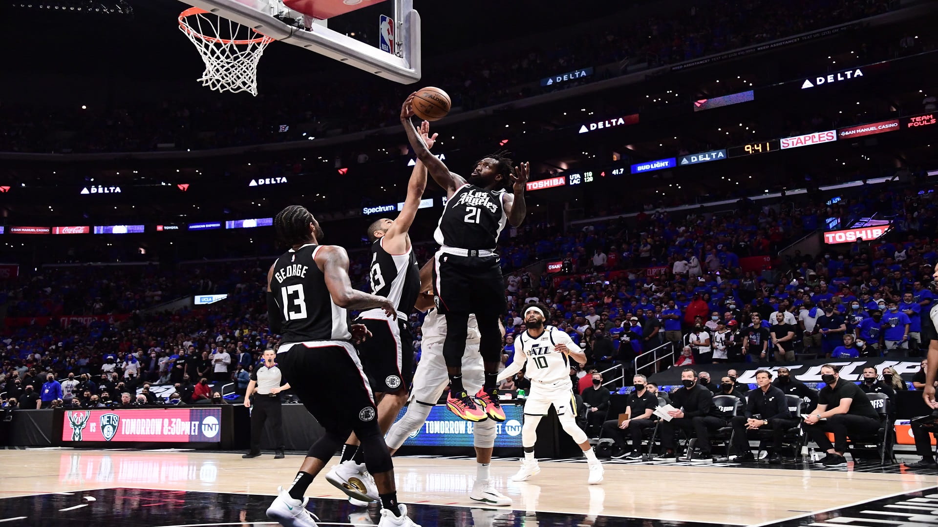 صورة بعنوان: كليبرز يتأهل إلى نصف نهائي كرة السلة الأميركية  