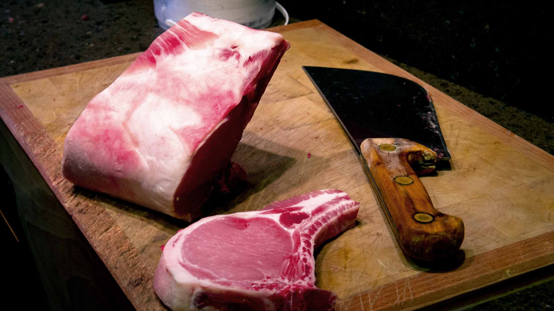 Image for the title: Researchers find biological links between meat, colorectal Cancer 