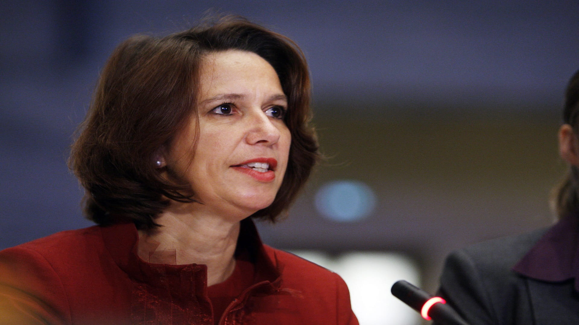 صورة بعنوان: مبعوثة الأمم المتحدة تحذر ميانمار من خطر نشوب حرب أهلية كاسحة 