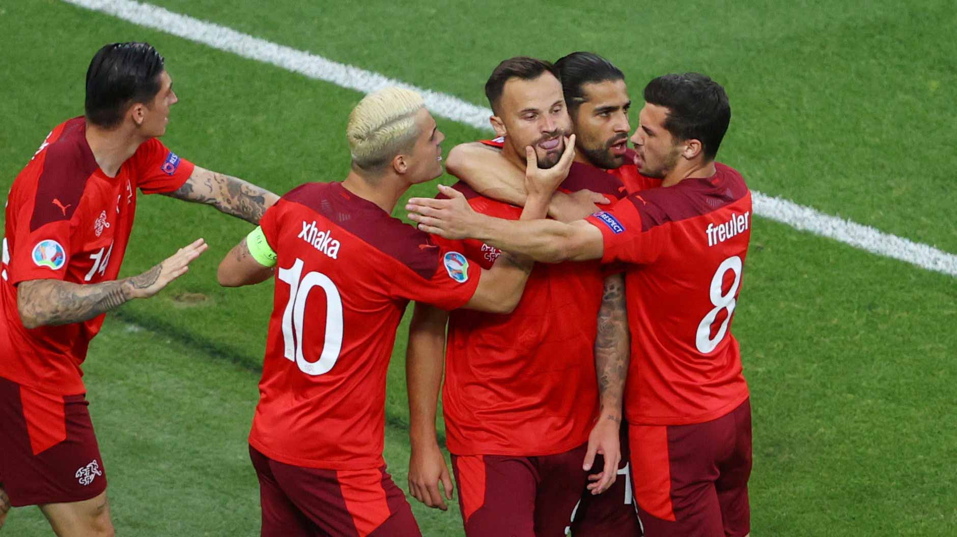Image for the title: Switzerland beat Turkey 3-1 to keep Euro 2020 hopes alive 