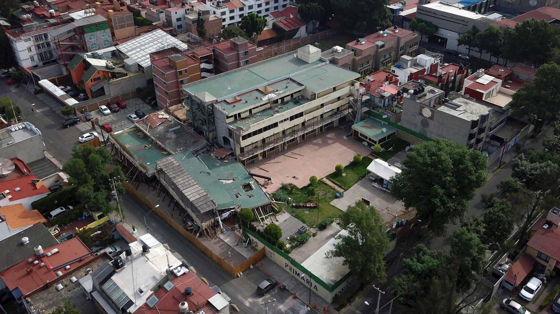 Image for the title: Hurricane Enrique rains threaten Mexico with flooding -NHC 