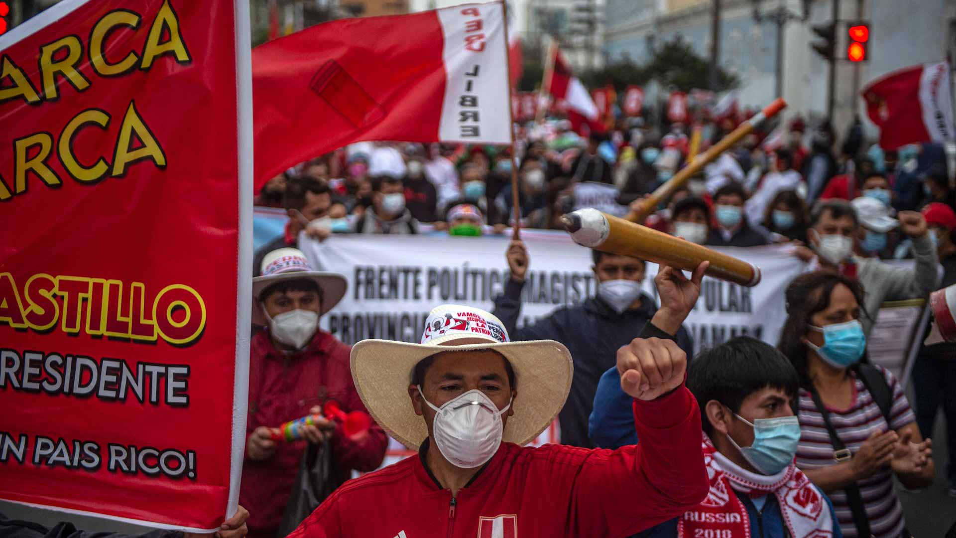 Image for the title: Peru vote review resumes as new judge sworn in 