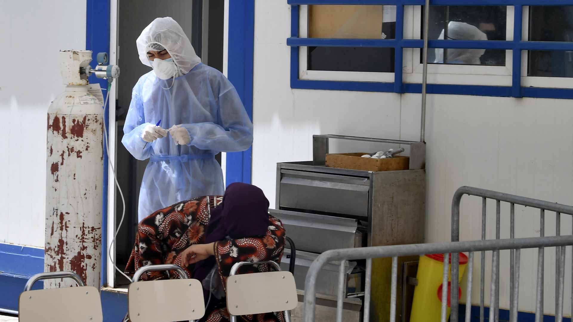 Image for the title: Tunisia reports daily record of 4,664 coronavirus cases 