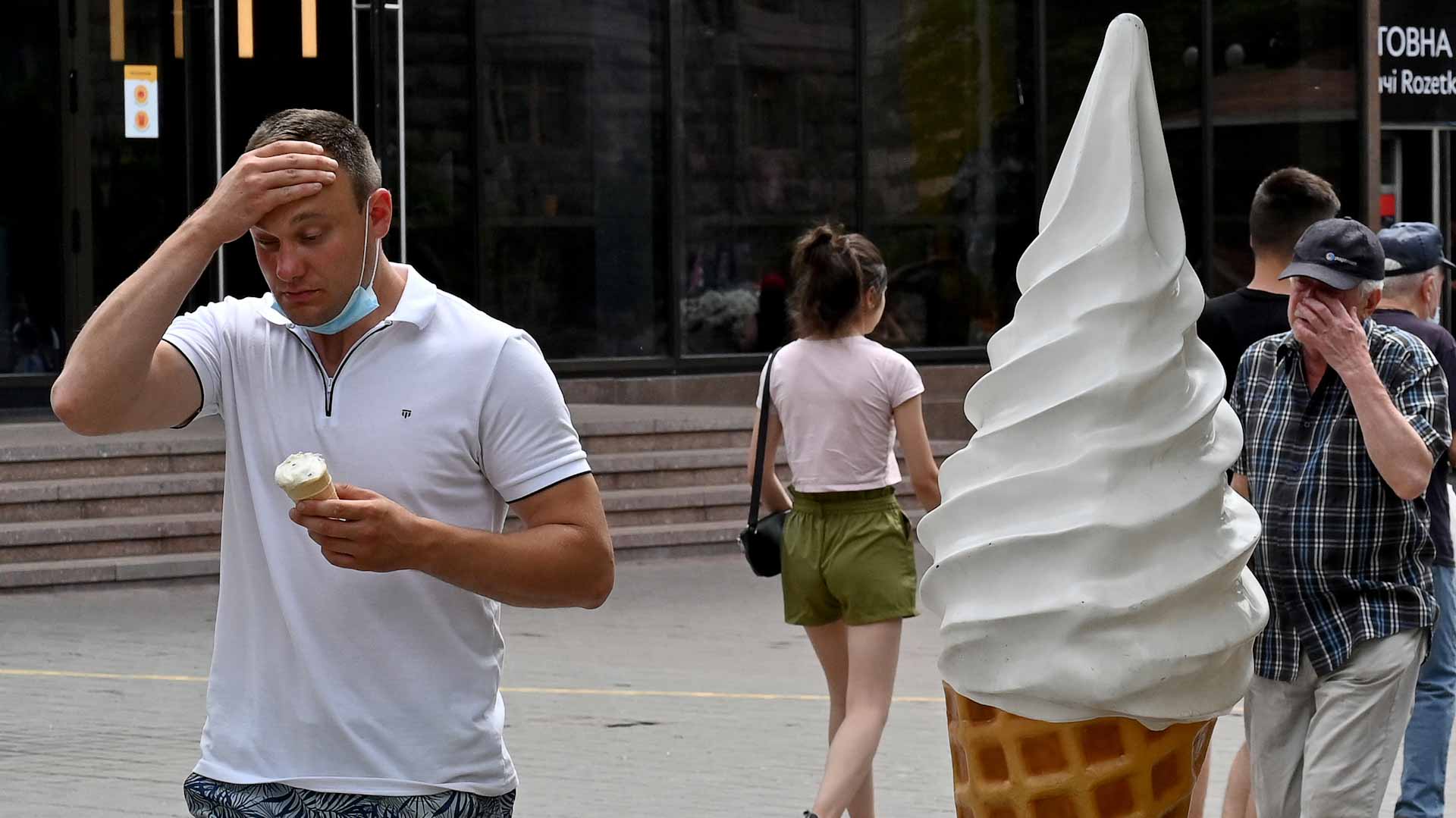 Image for the title: 'Heat dome' in western US, Canada brings scorching temperatures 