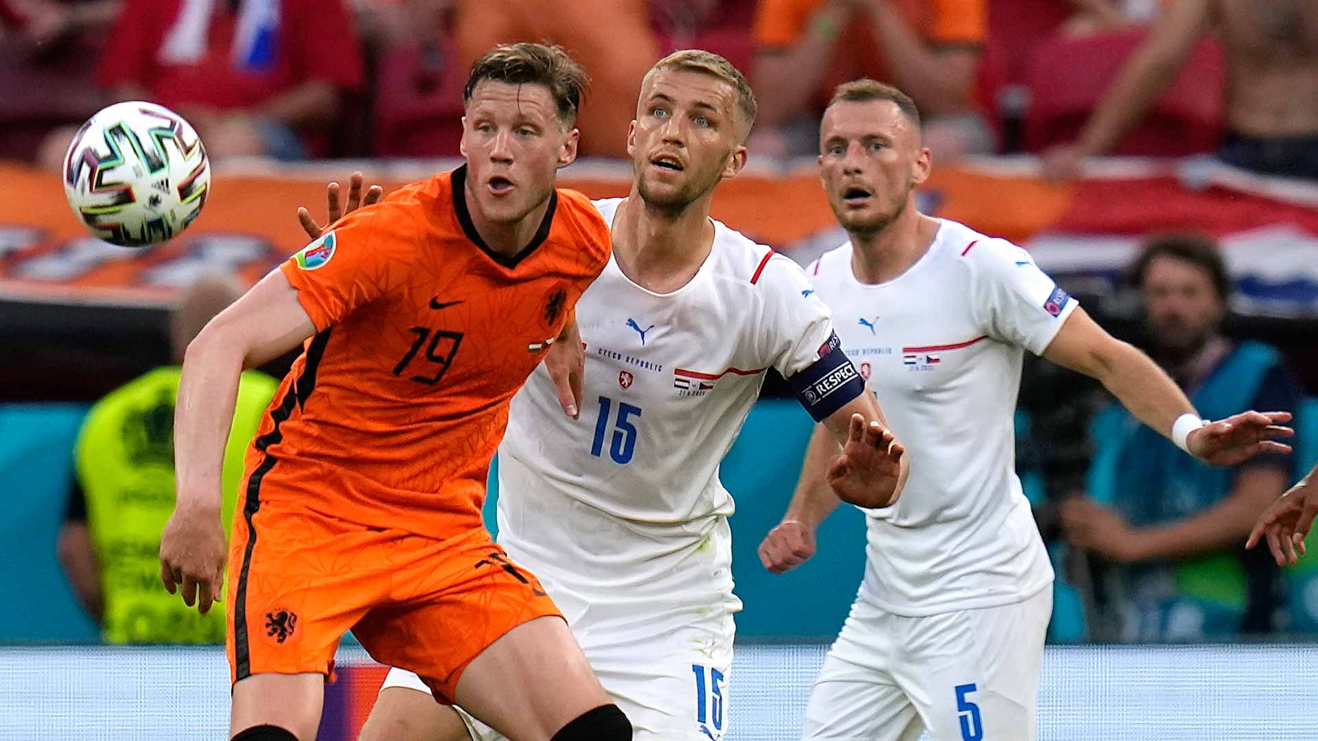Image for the title: Czech stun 10-man Netherlands to seal quarter-final berth 