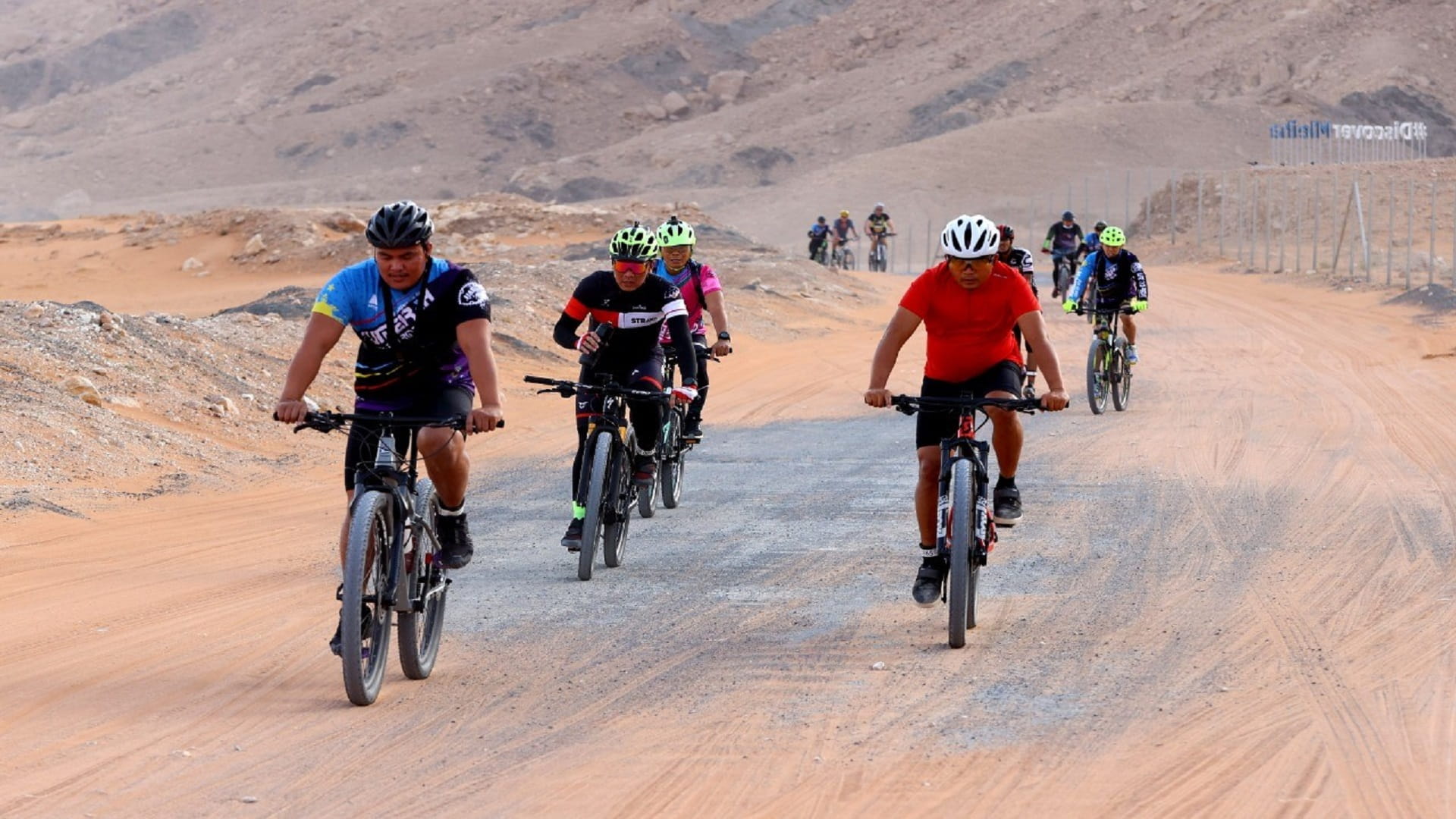 صورة بعنوان: مشاركات مميزة في ختام سباق مليحة للدراجات الجبلية من كلا الجنسين 