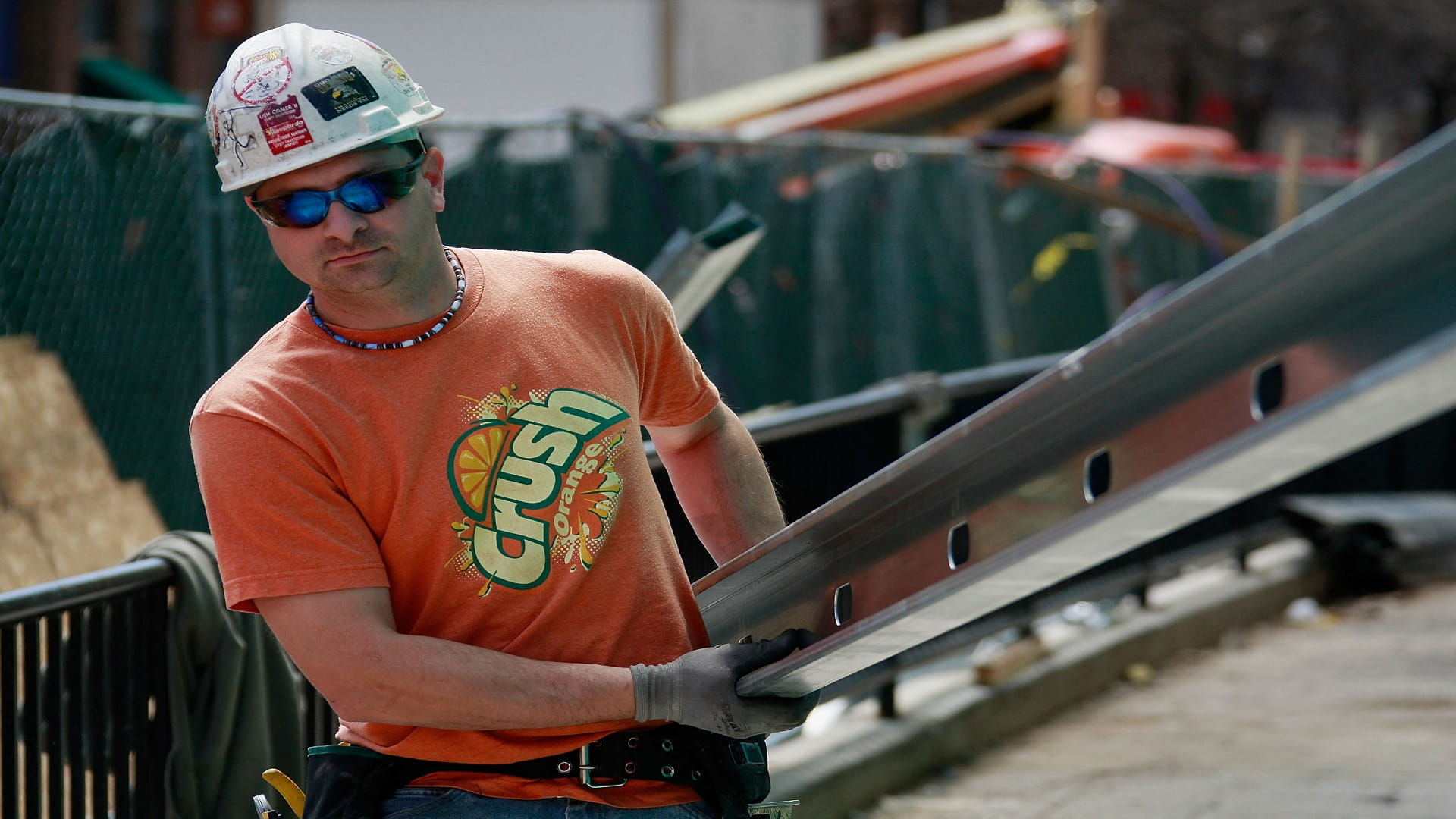 Image for the title: UK unemployment dips to 5.0%: official data 