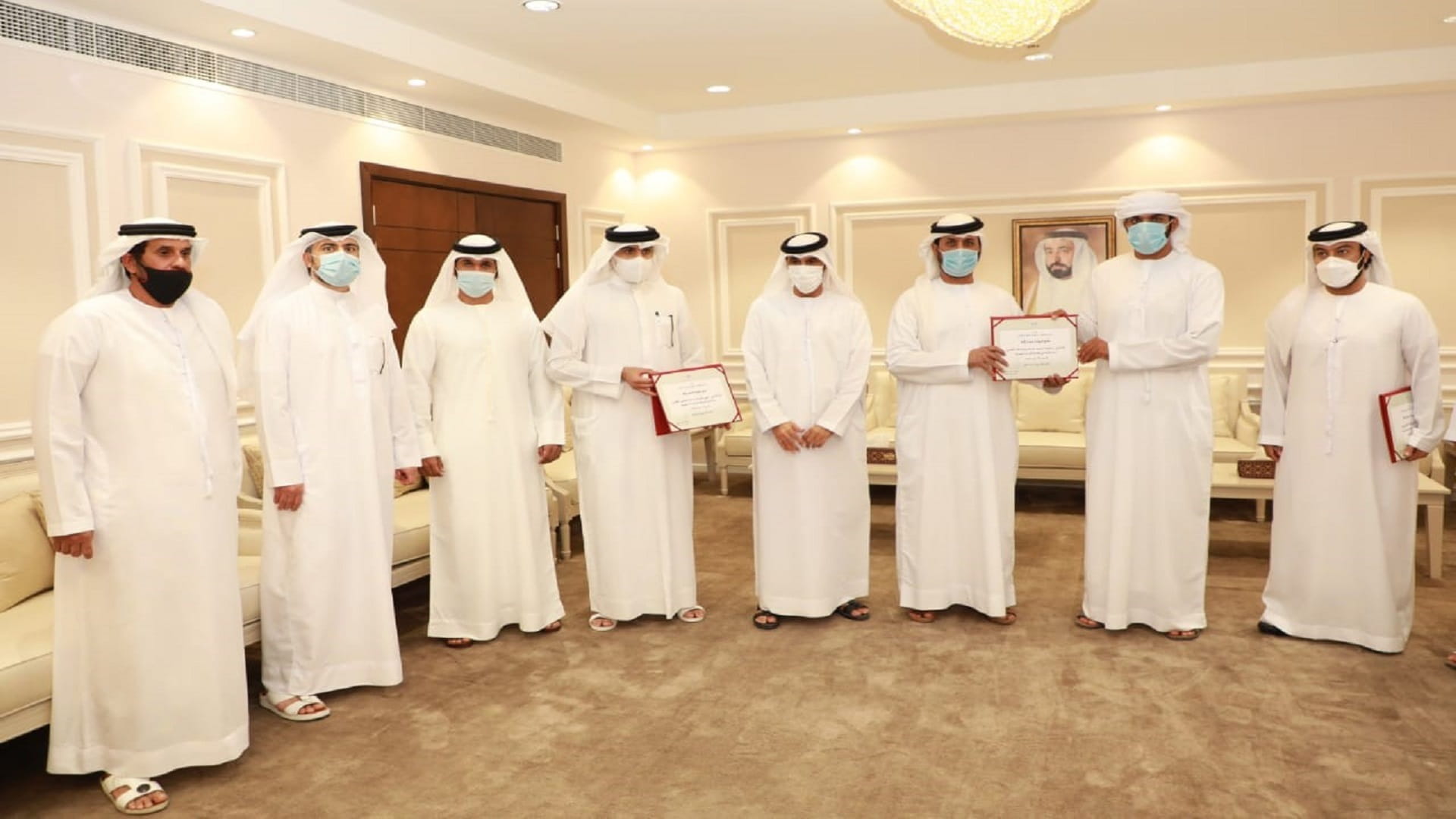 صورة بعنوان: شلّات شعبية للكعبي وقصائد عطرية للمزروعي في مجلس الحيرة الأدبي 