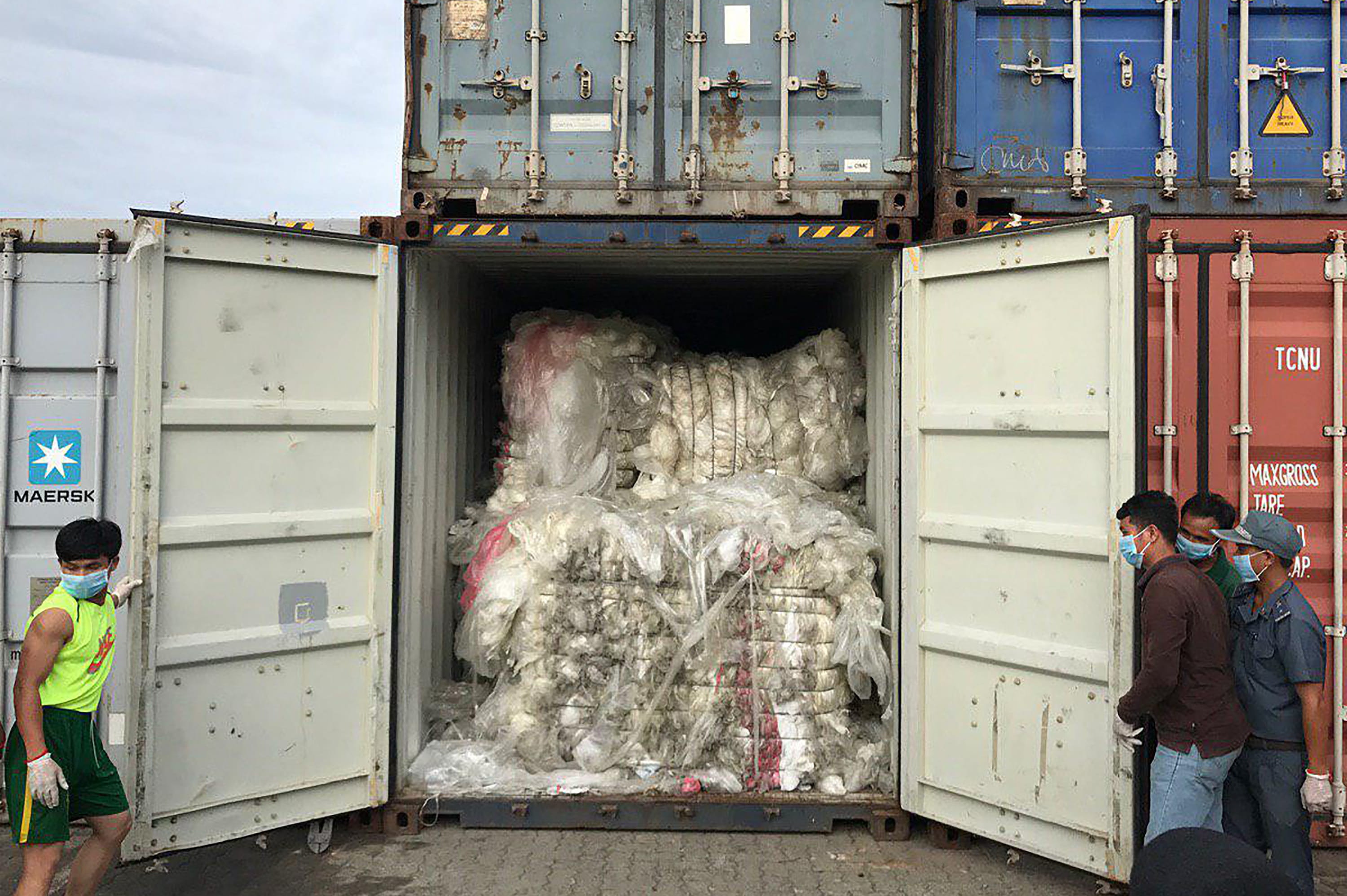 Image for the title: Malaysia permits import of U.S. plastic waste shipment 