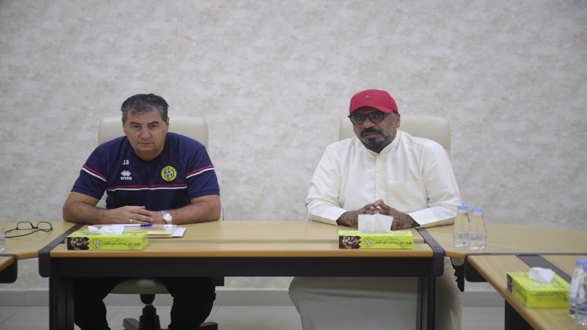 صورة بعنوان: اتحاد كلباء يجدد الثقة في الجهازين الفني والإداري لفريق الكرة 
