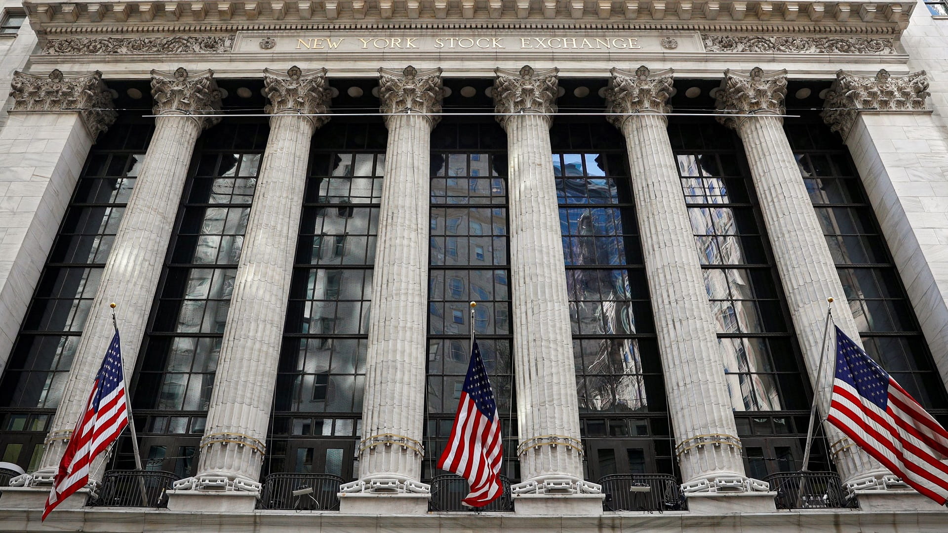 صورة بعنوان: وول ستريت تنخفض مع تراجع أسهم التكنولوجيا 