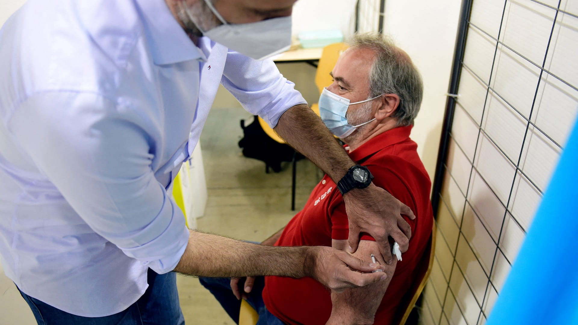 Image for the title: France reports 243 new coronavirus deaths in hospitals 