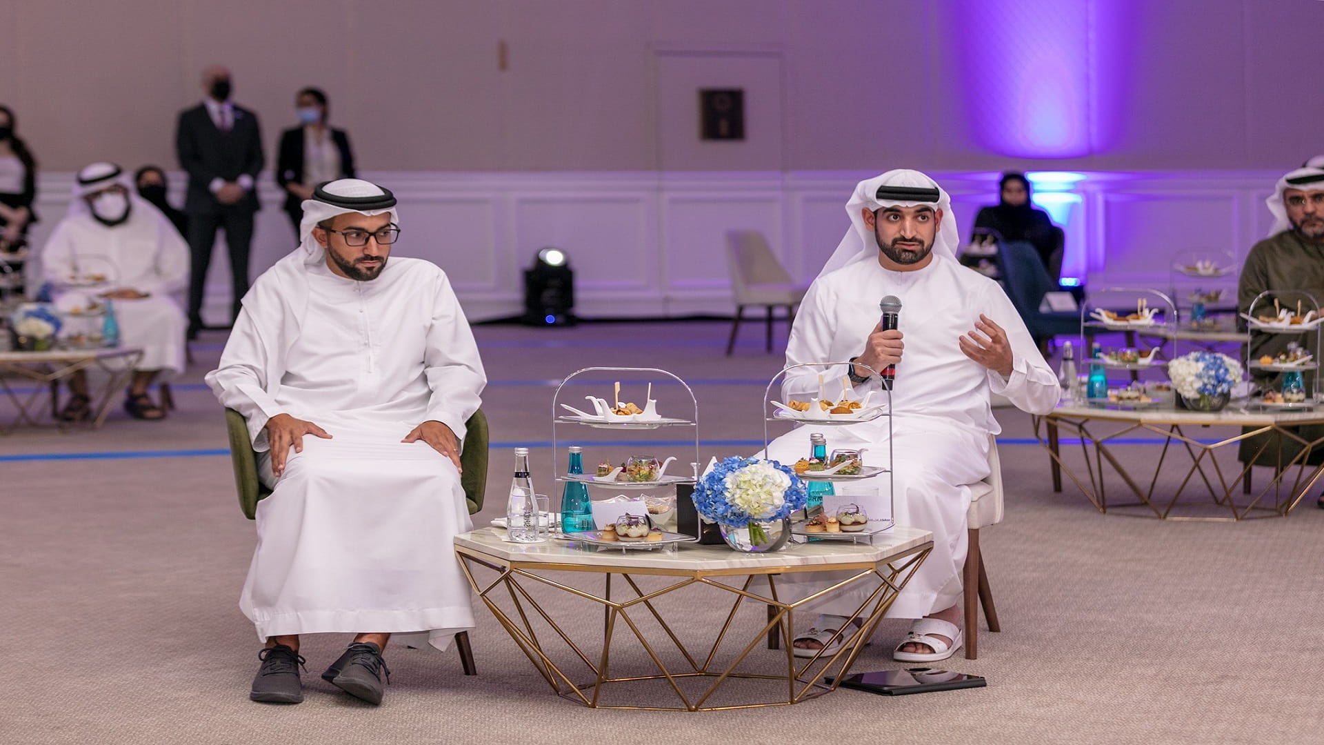 صورة بعنوان: رؤساء ومدراء دوائر حكومية بالشارقة: التحول الرقمي لم يعد خيار  