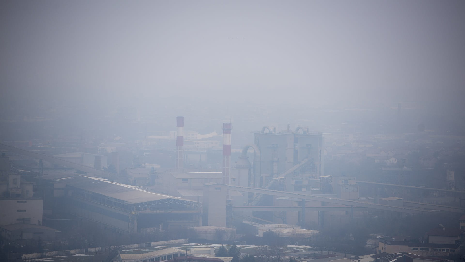 Image for the title: Carbon emissions drop across Europe in 2020 