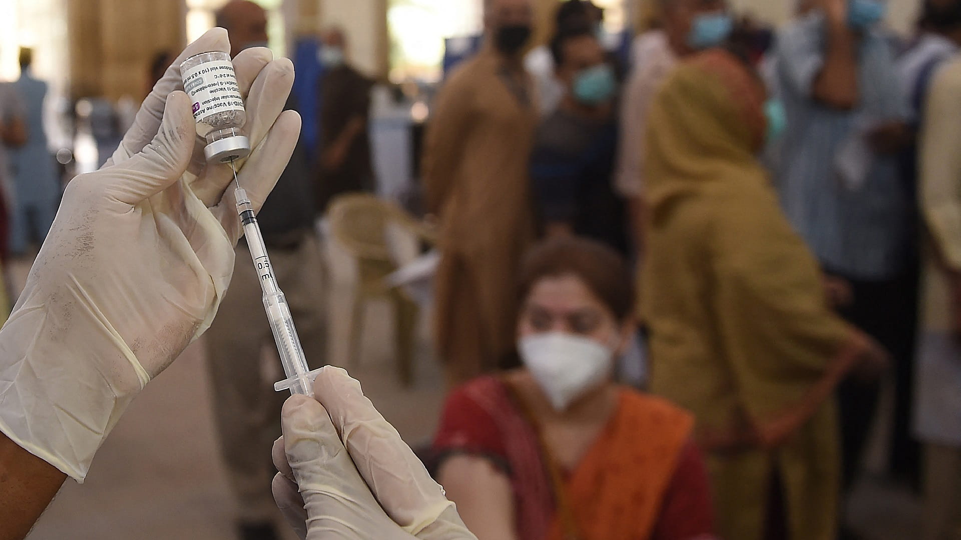 Image for the title: Pakistan reports 3,084 new COVID-19 cases, 113 deaths 