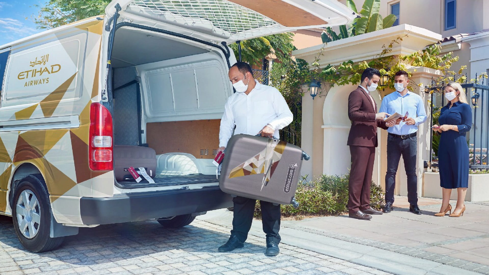 Image for the title: Etihad Airways launches home check-in service 