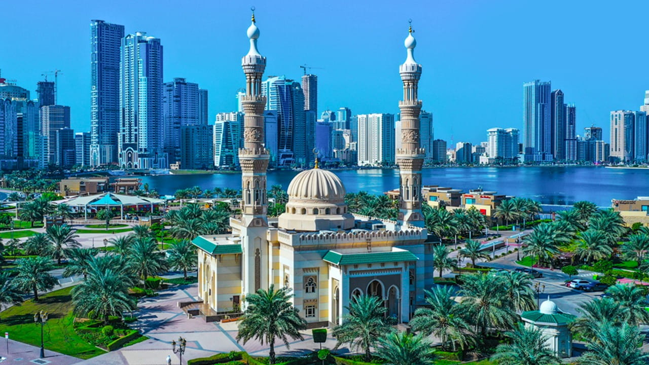 صورة بعنوان: إسلامية الشارقة: 15 دقيقة لصلاة العيد بالمصليات والجوامع المعتمدة 