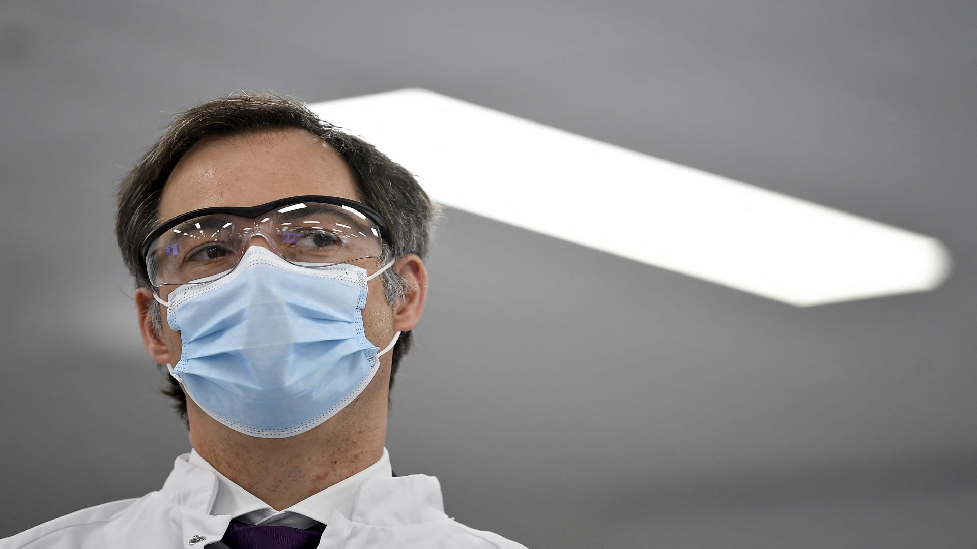 Image for the title: Belgium to reopen indoor dining and entertainment 