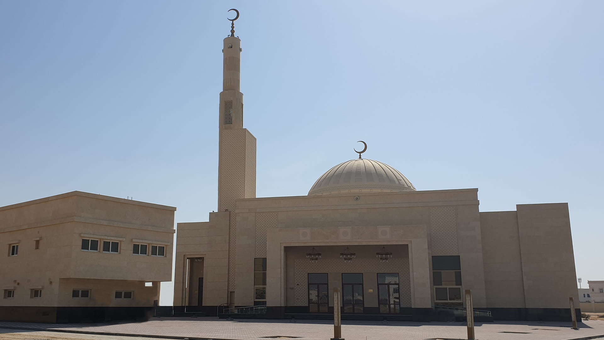 Image for the title: DIA opens four mosques in Sharjah and Al Batayeh 