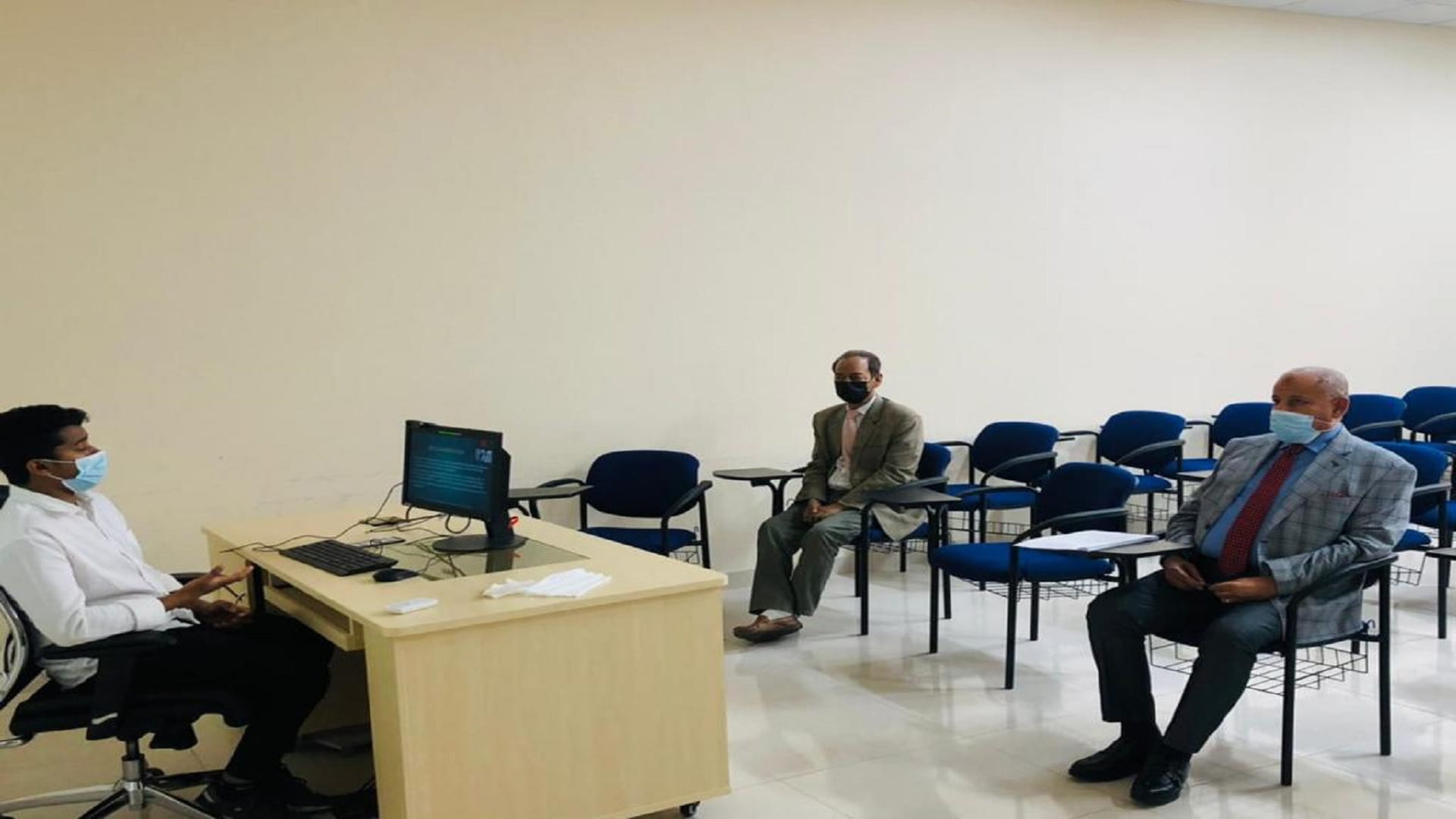 Image for the title: The Faculty of Economics concludes graduation projects at AQU 