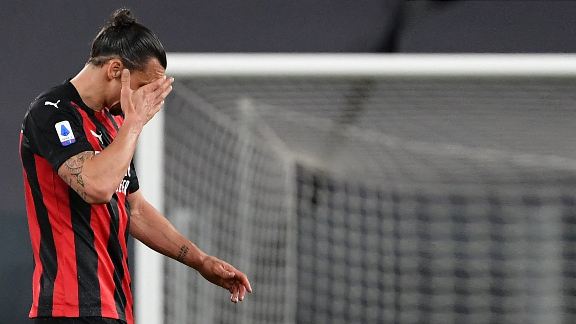 صورة بعنوان: منتخب السويد يخسر جهود المخضرم إبراهيموفيتش في كأس أوروبا 