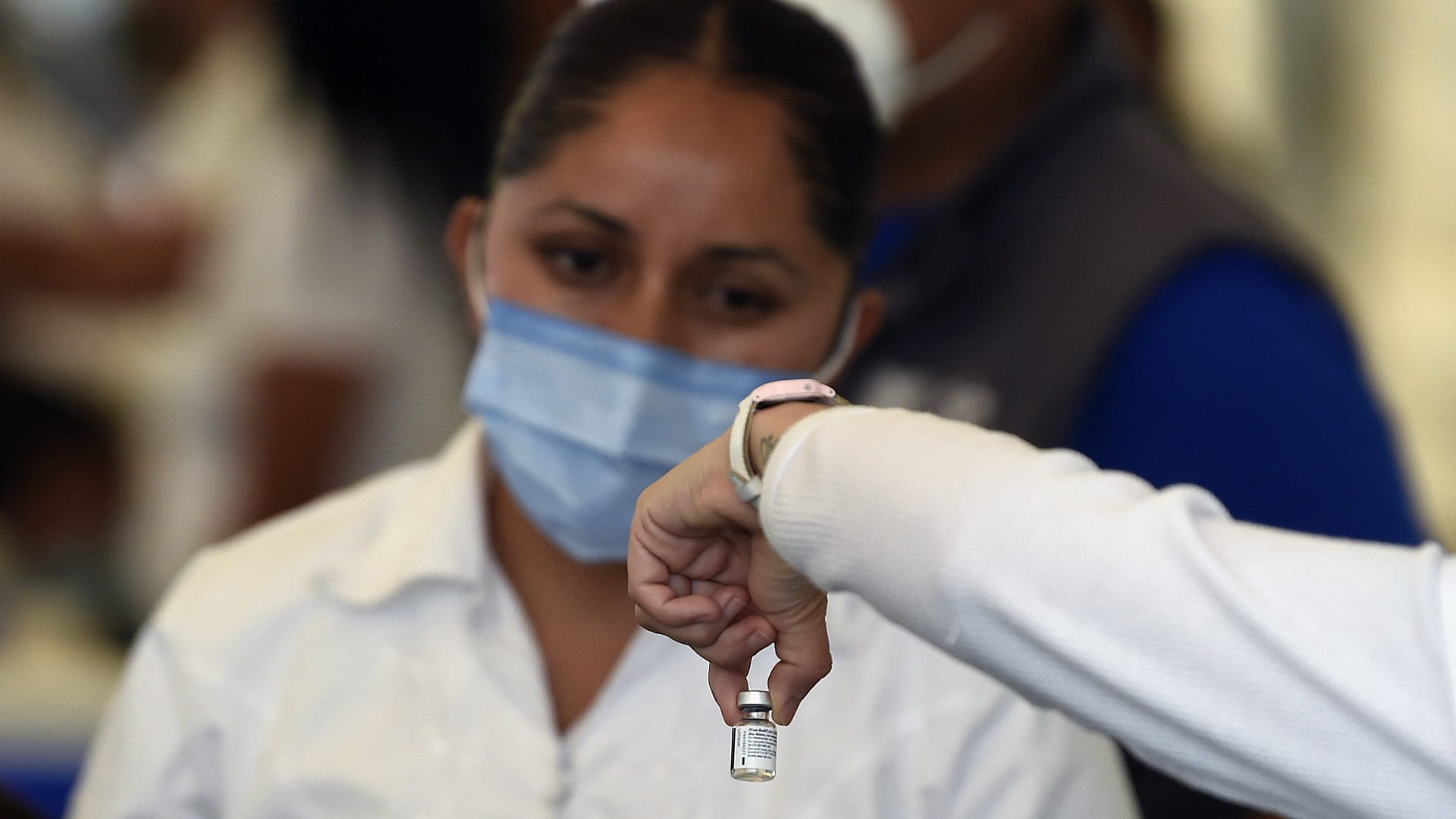 Image for the title: Mexico reports 1,233 new COVID-19 cases, 53 more deaths 