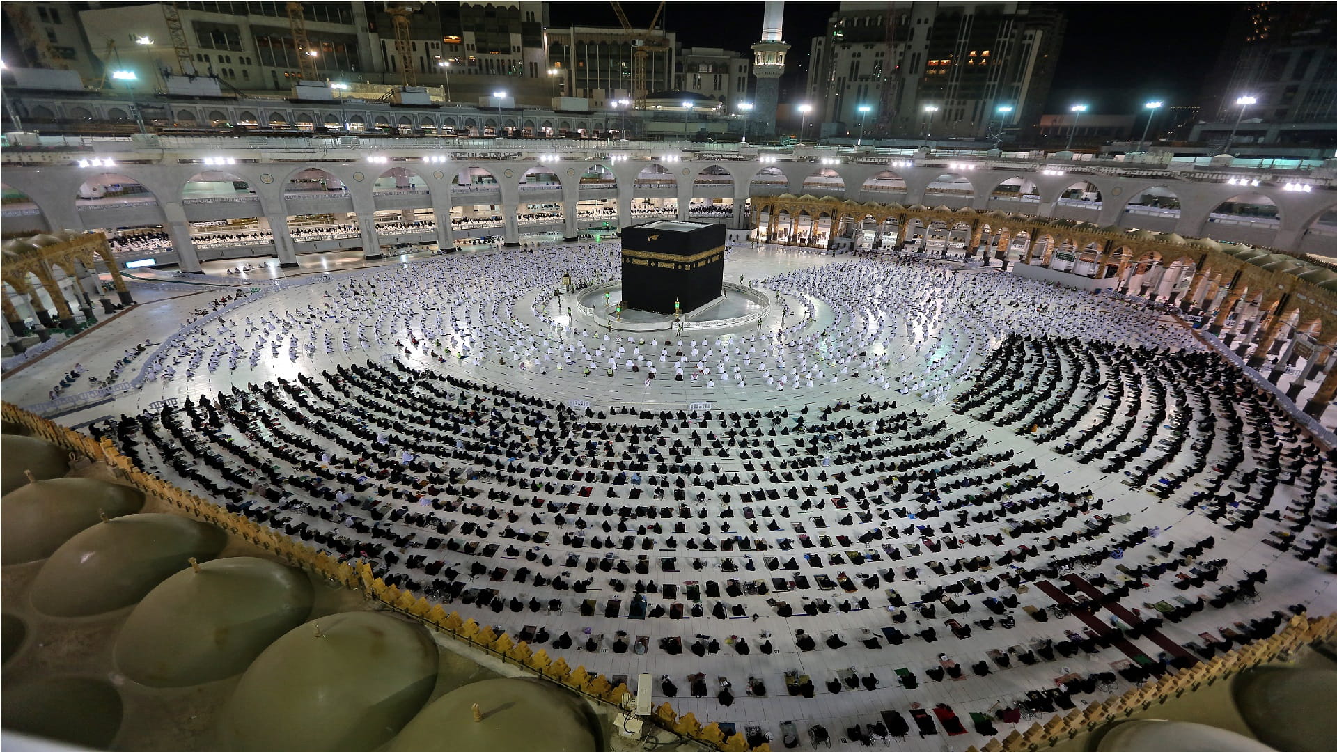 صورة بعنوان: السعودية تسجل 825 إصابة جديدة بالجائحة العالمية و15 وفاة 