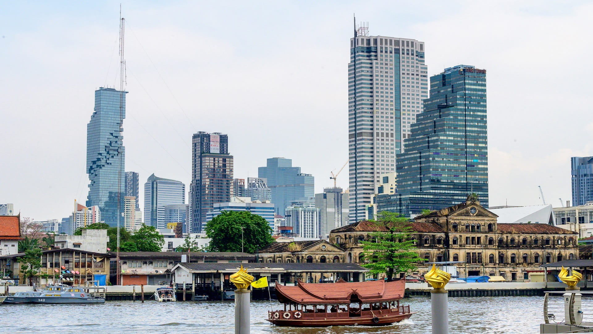 Image for the title: Thai economy shrinks 2.6% in first quarter 