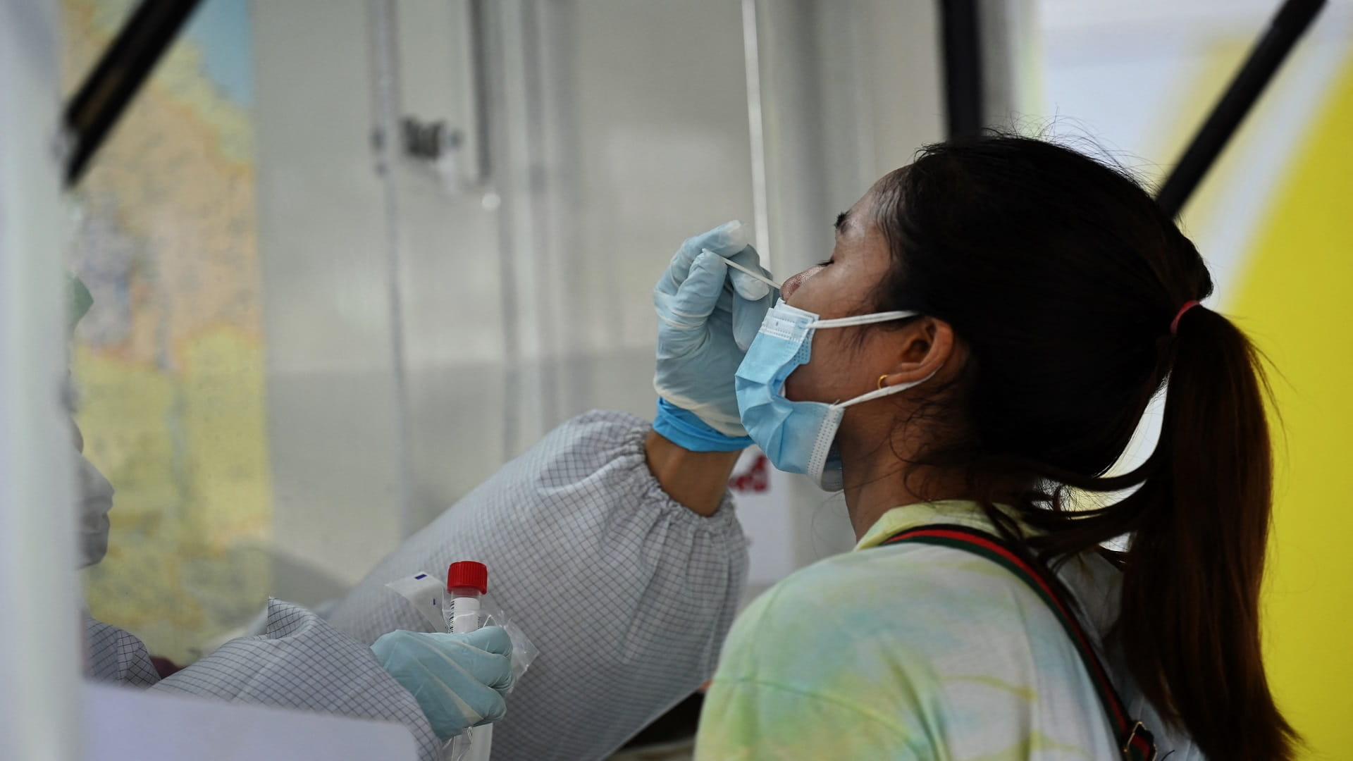 Image for the title: Thailand reports daily record of COVID-19 cases 