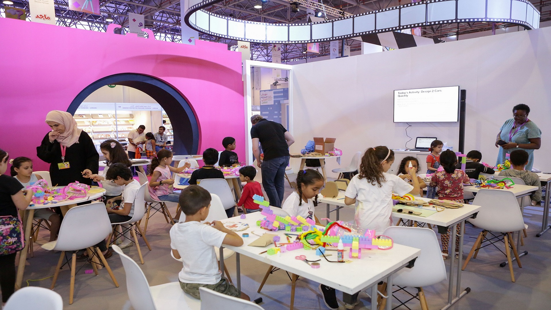 صورة بعنوان: 33 ورشة تعليمية وإبداعية لليافعين في "الشارقة القرائي للطفل 12" 