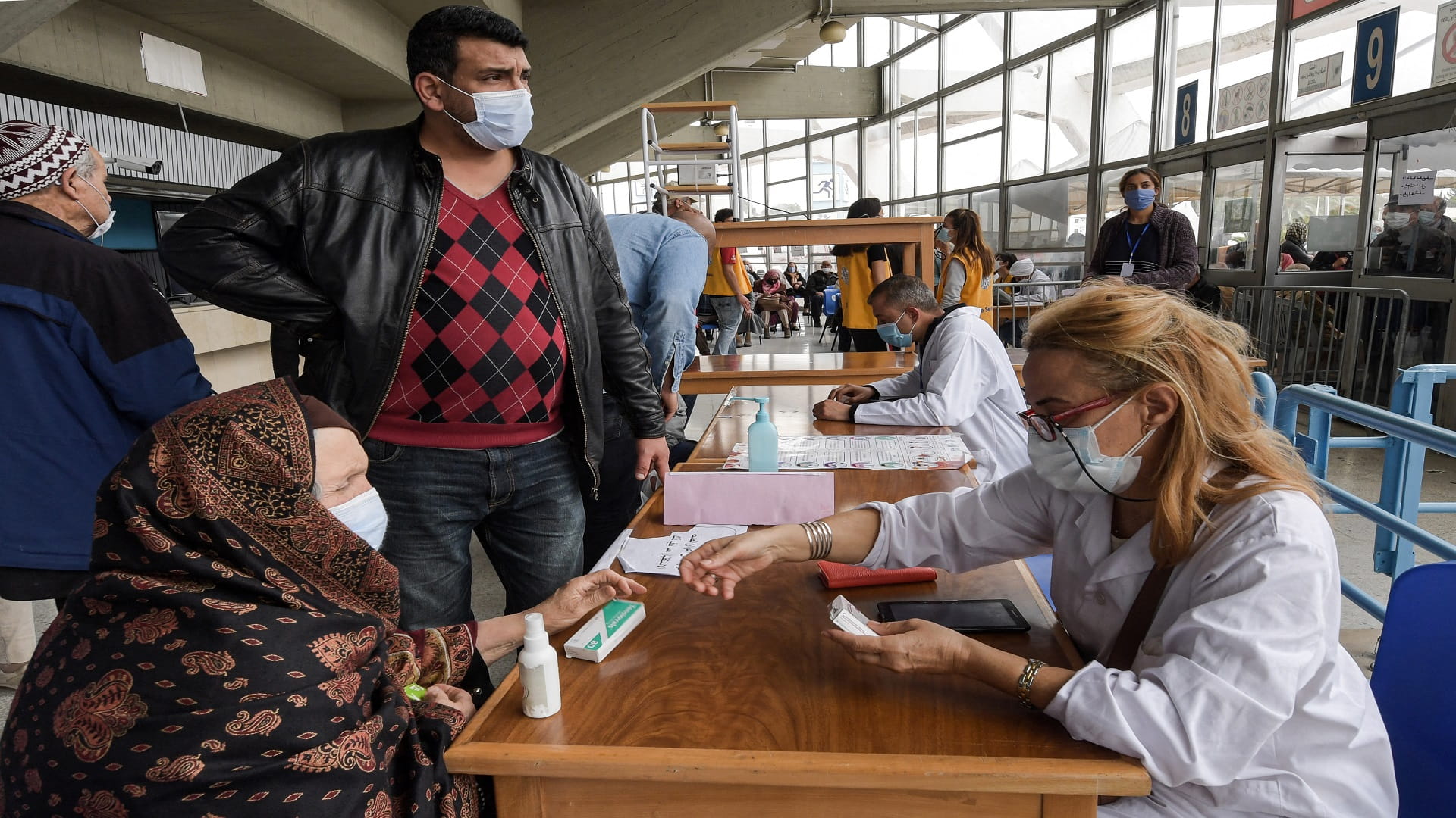 Image for the title: Tunisia sees 50 COVID-19 deaths, 901 infections 