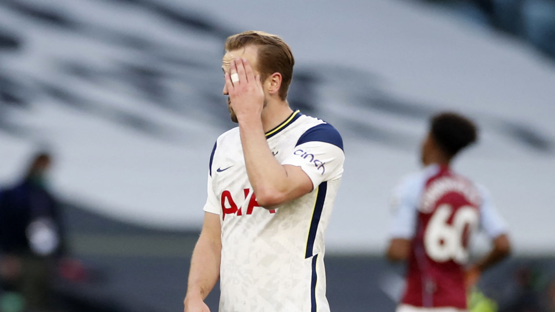 صورة بعنوان: توتنهام يتعثر أمام أستون فيلا بالدوري الإنجليزي الممتاز 