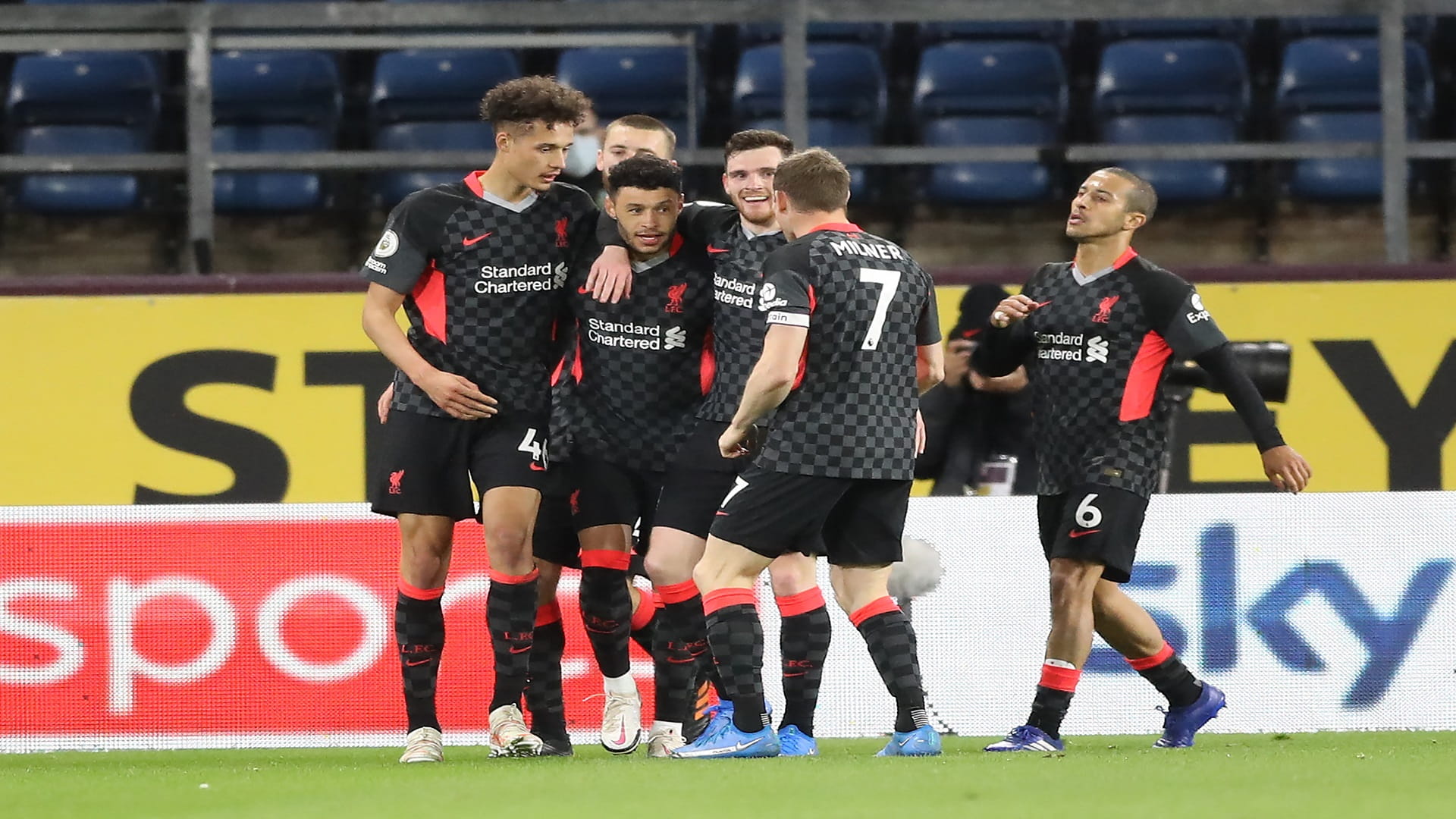 صورة بعنوان: ليفربول يدخل مربع الكبار في الدوري الإنجليزي الممتاز  