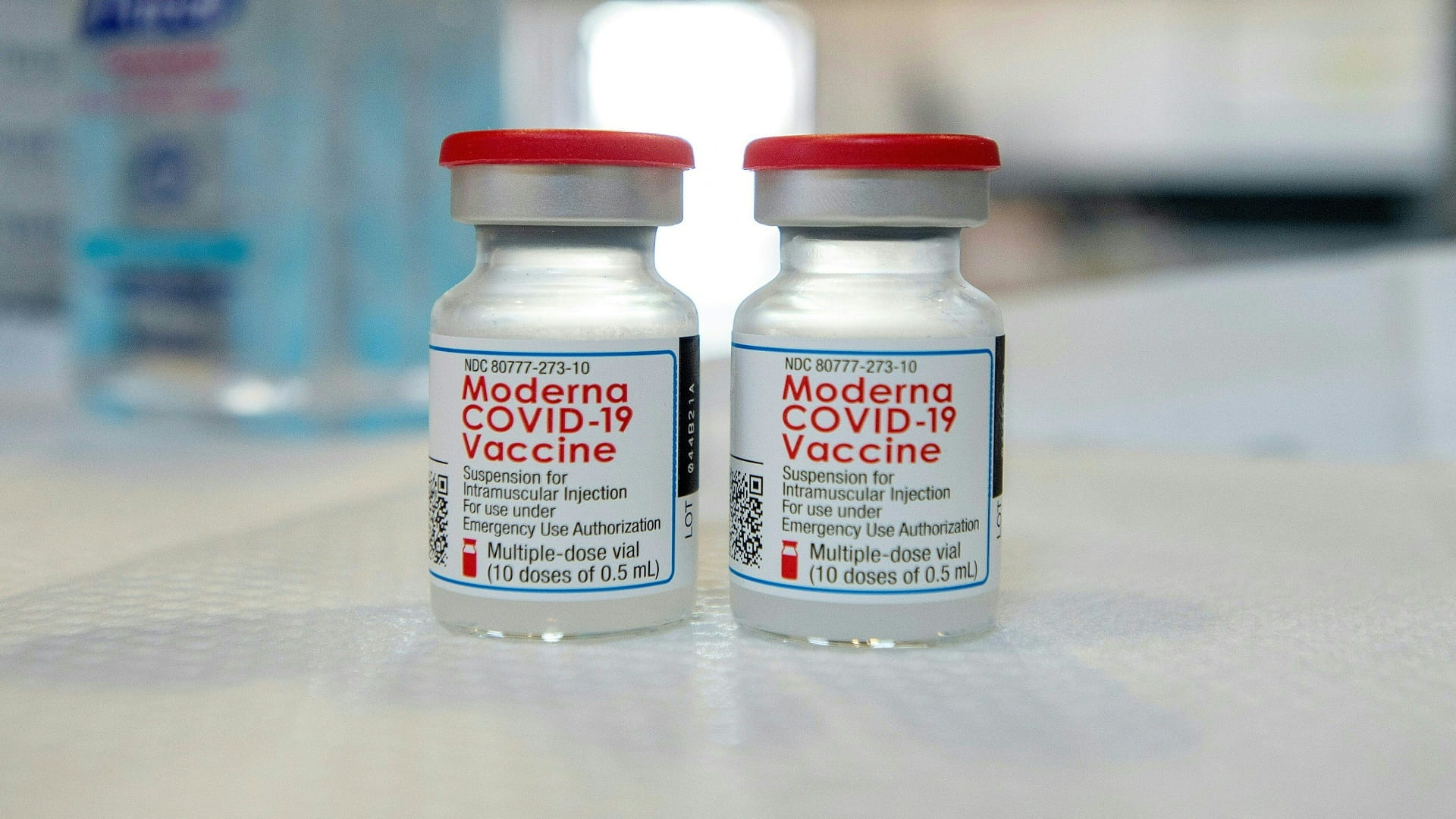 Image for the title: S.Korea approves Moderna's COVID-19 vaccine 