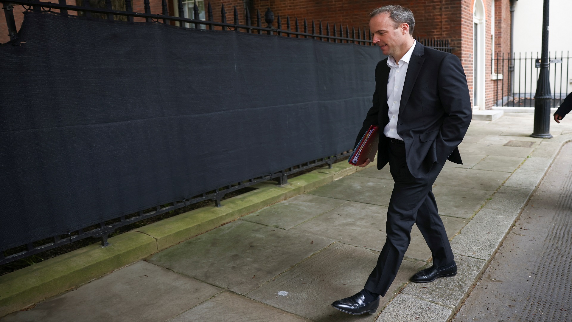 صورة بعنوان: وزير خارجية بريطانيا يرحب بوقف إطلاق النار في غزة 