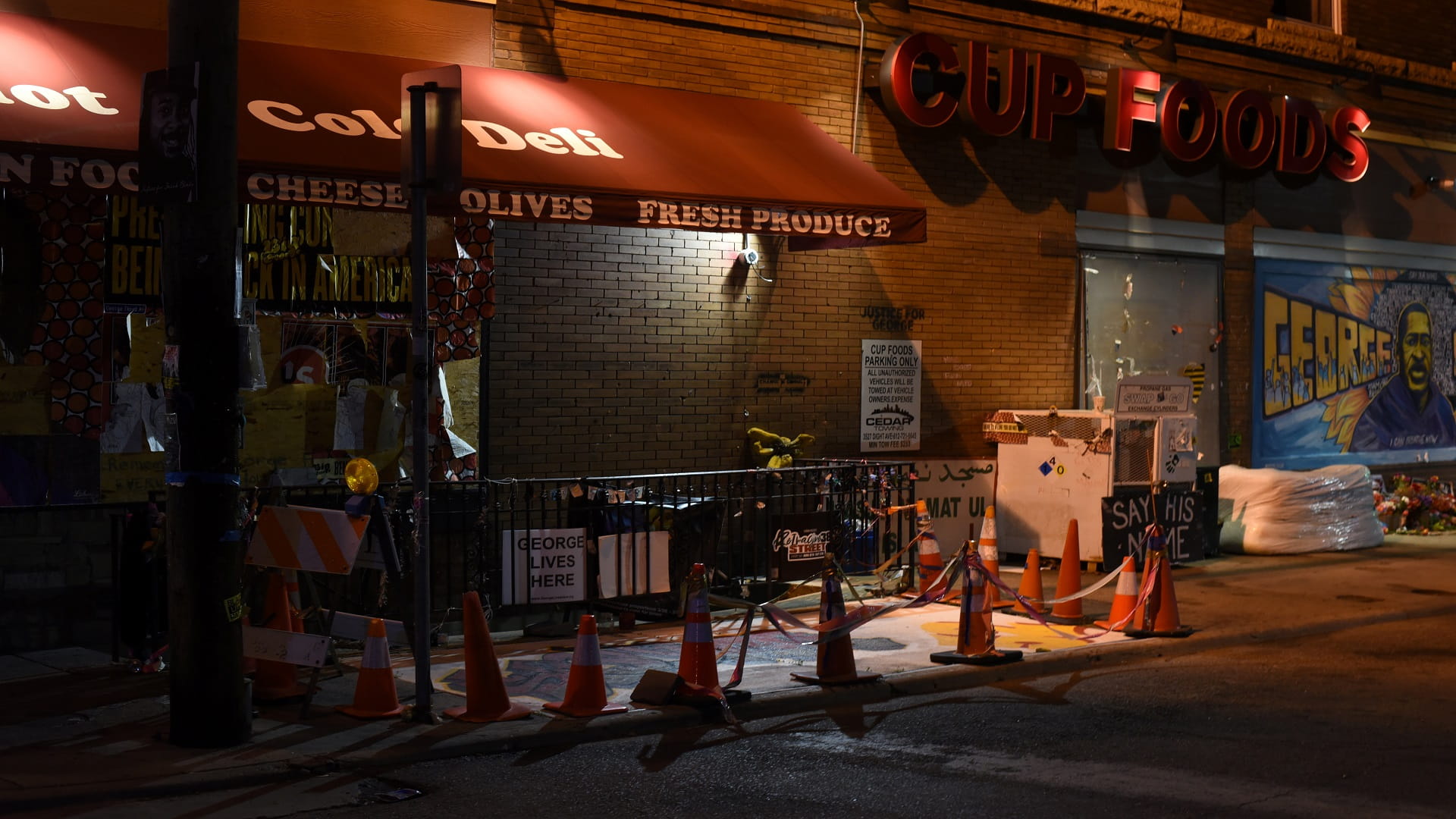 صورة بعنوان: قتيلان و8 جرحى في إطلاق نار وسط مينيابوليس الأميركية 