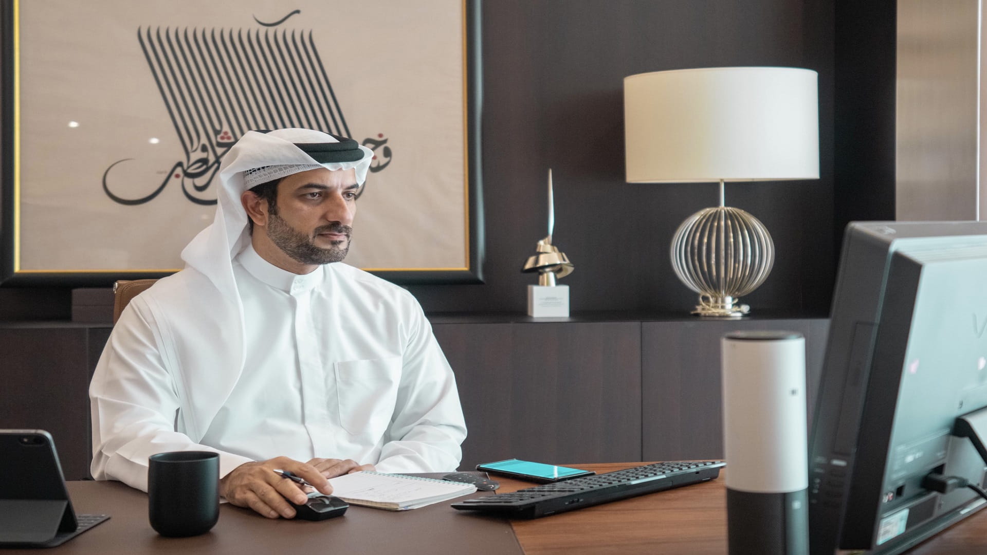 صورة بعنوان: سلطان بن أحمد رئيساً لـ "استشاري كلية الاتصال" بالجامعة القاسمية 