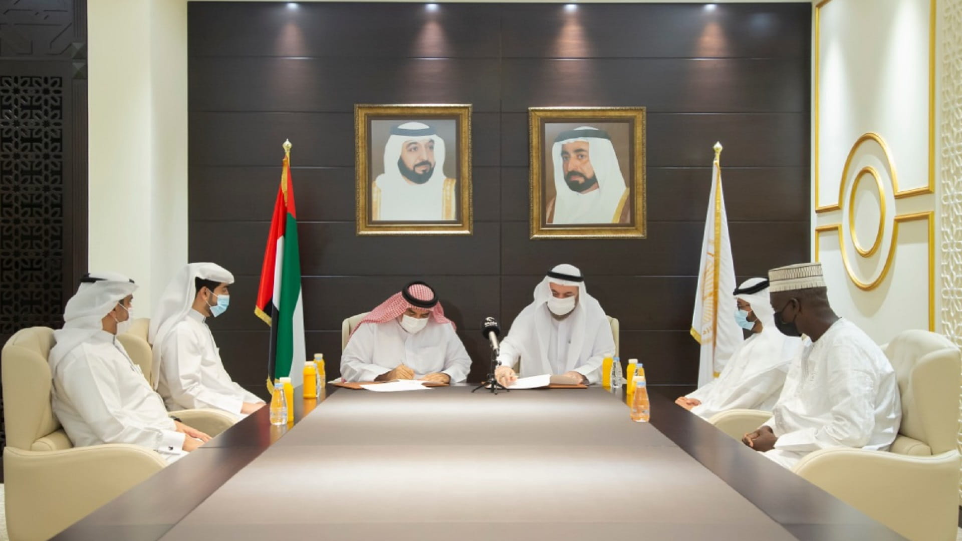 صورة بعنوان: مذكرة بين الجامعة القاسمية و"أوقاف الشارقة" لدعم المشاريع البحثية 