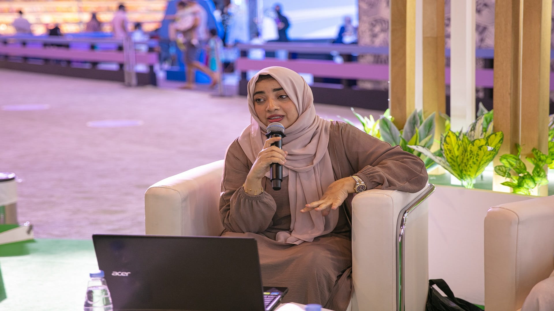 صورة بعنوان: "الشارقة القرائي للطفل" يناقش التحديات الجديدة في الكتابة للصغار 