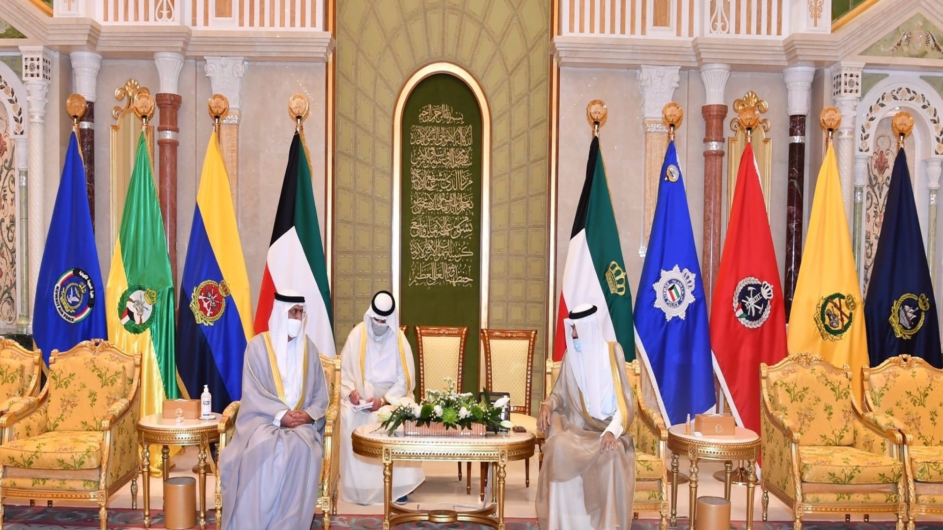 Image for the title: UAE ambassador presents credentials to Emir of Kuwait 