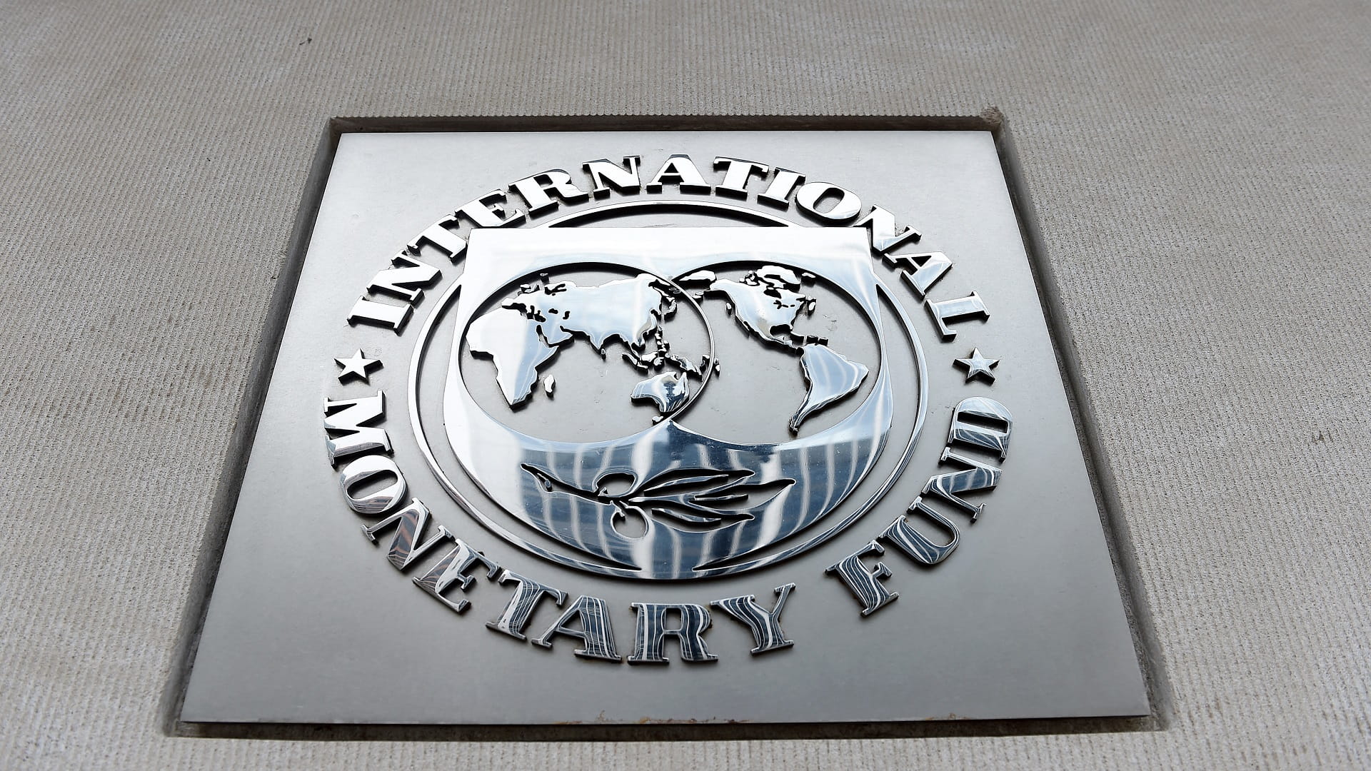 Image for the title: IMF to approve $1.6 bn in financing for Egypt in coming weeks 