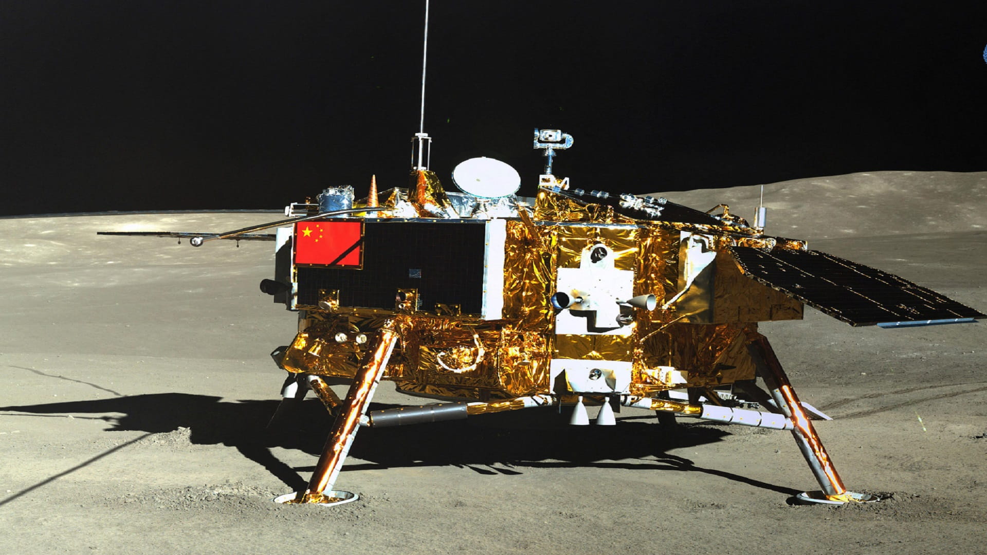 Image for the title: Canada to send rover to Moon by 2026: minister 
