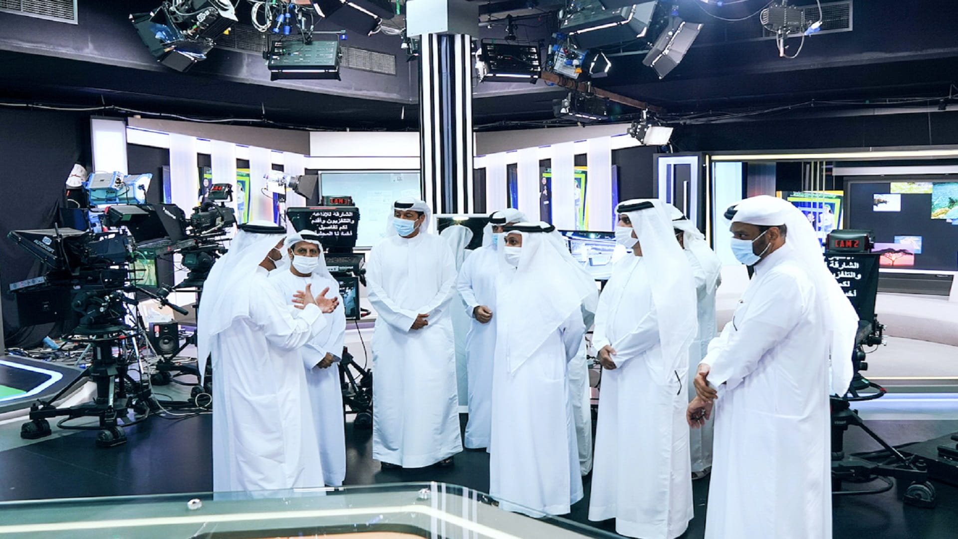 صورة بعنوان: "بلدي خورفكان" يطلع على مسيرة الشارقة للإذاعة والتلفزيون التنموية 