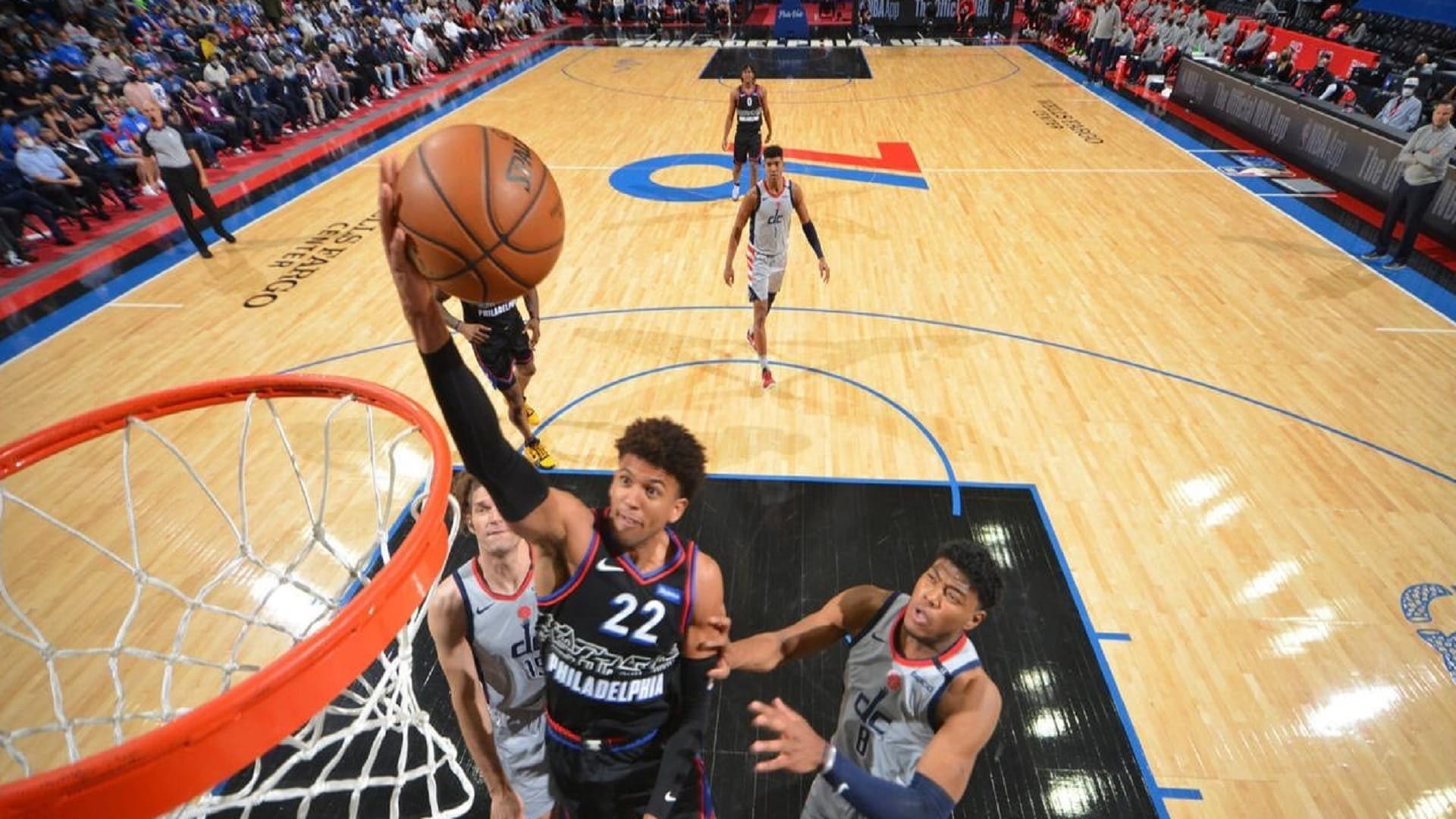 صورة بعنوان: فيلادلفيا يتقدم على واشنطن في إقصائيات السلة الأميركية  