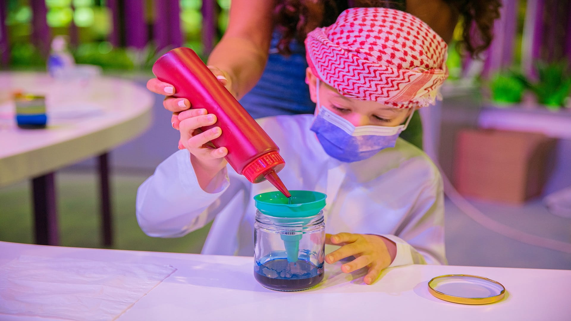 Image for the title: Children explore workings of density and mass at SCRF 2021 